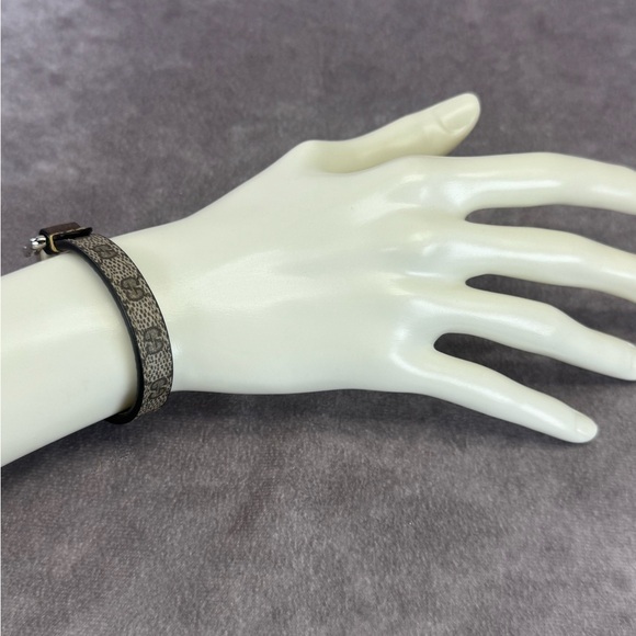 Gucci Piston Lock Supreme Gg Leather Bracelet Small - Picture 8 of 11